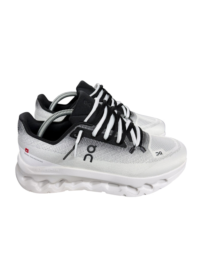 ON CLOUD WHITE/BLACK